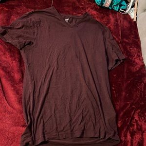 burgundy h&m shirt
